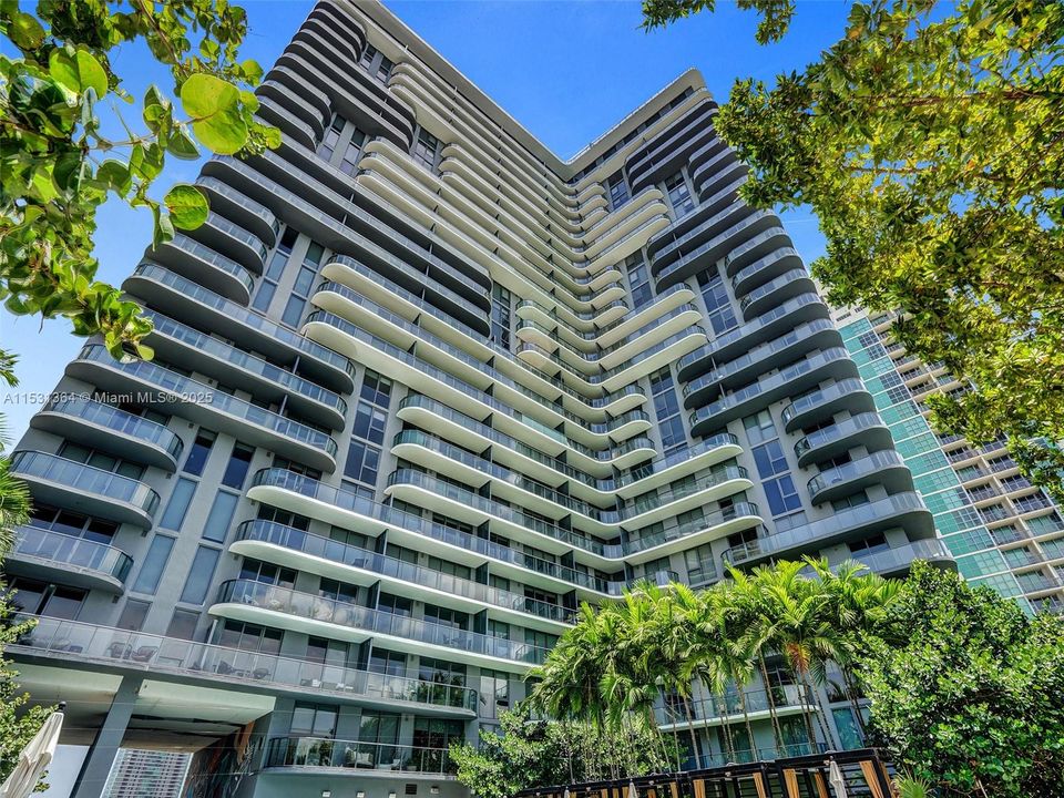 Recently Rented: $5,500 (1 beds, 2 baths, 725 Square Feet)