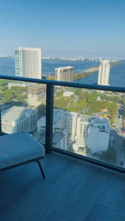 Recently Rented: $5,500 (1 beds, 2 baths, 725 Square Feet)