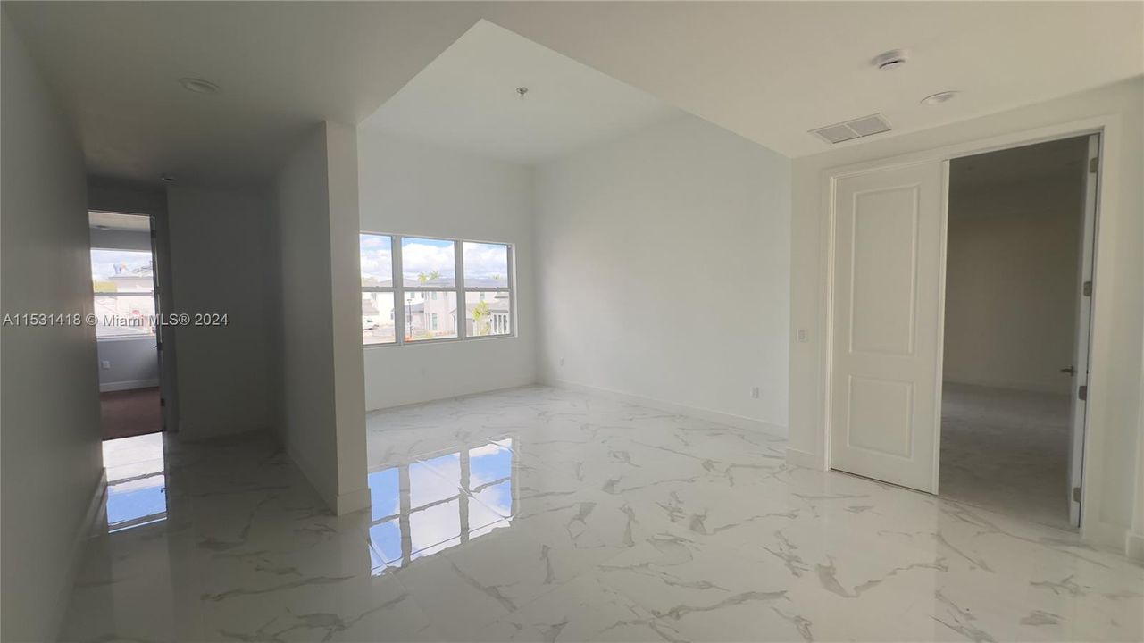 For Sale: $2,150,000 (5 beds, 4 baths, 0 Square Feet)