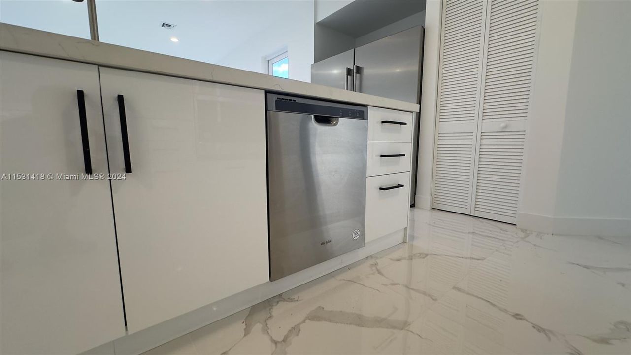 For Sale: $2,150,000 (5 beds, 4 baths, 0 Square Feet)