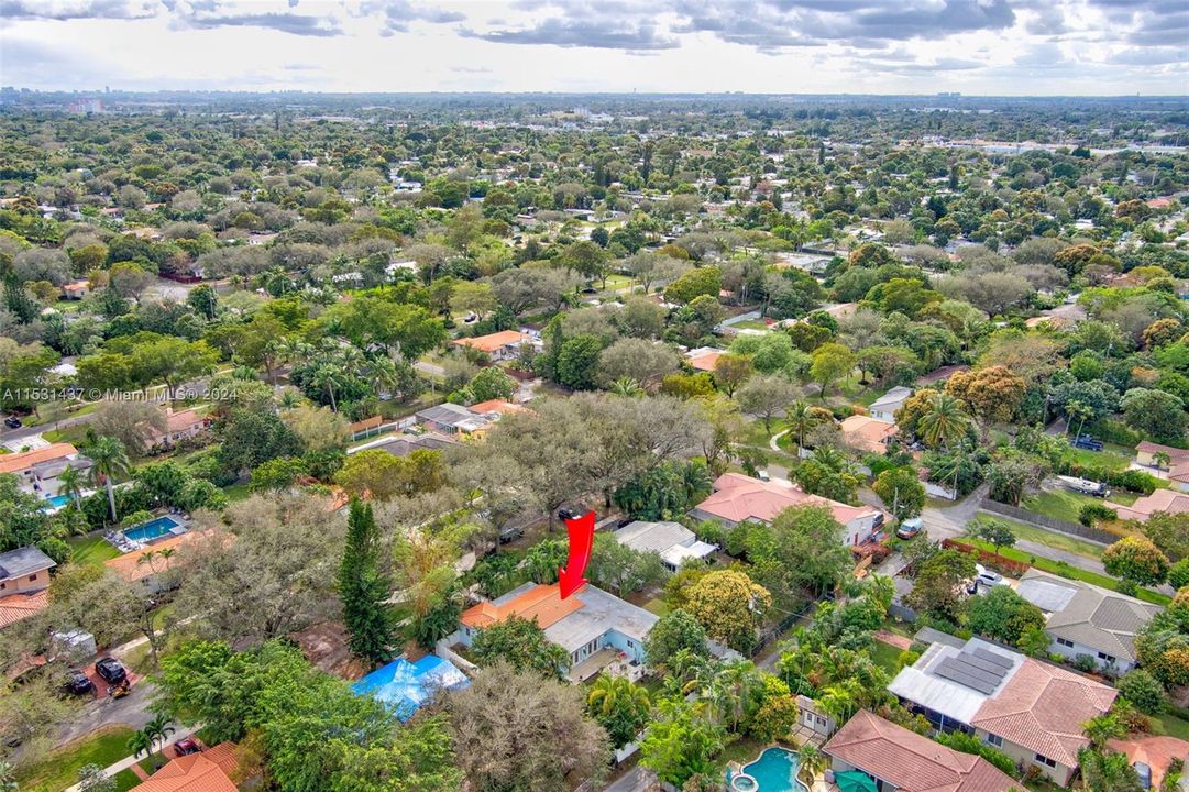 For Sale: $1,595,000 (3 beds, 2 baths, 1975 Square Feet)