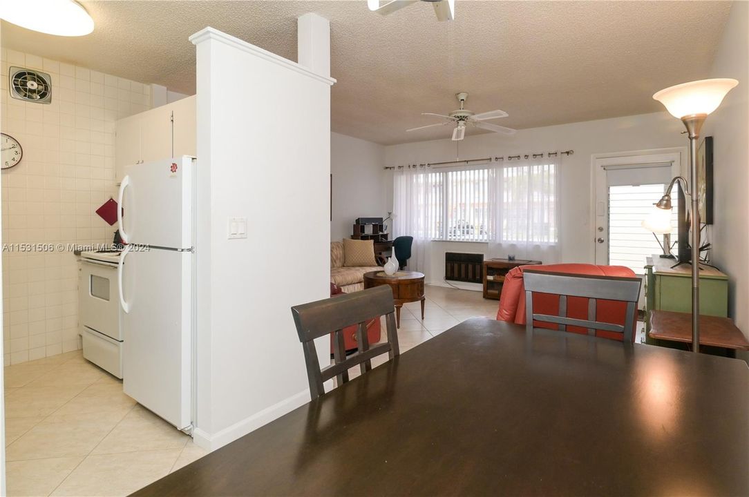 For Sale: $115,000 (1 beds, 1 baths, 625 Square Feet)