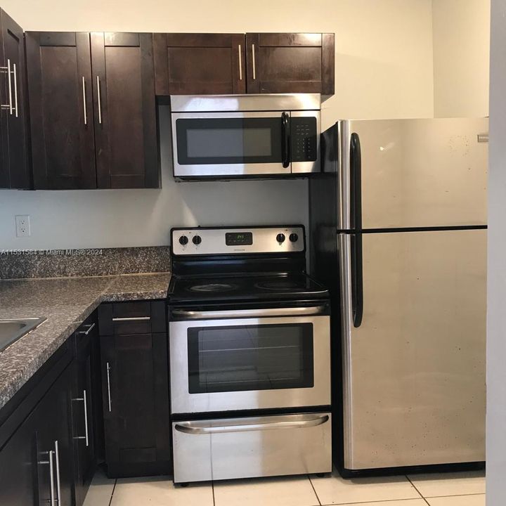 Recently Rented: $2,050 (2 beds, 2 baths, 1036 Square Feet)