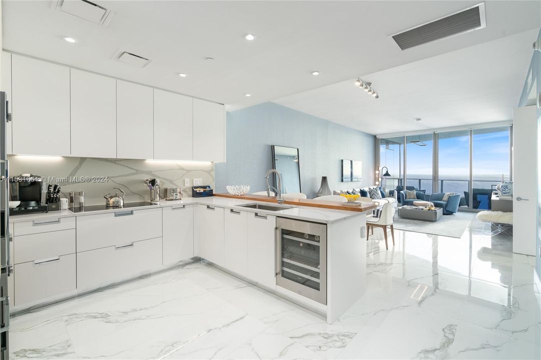 Active With Contract: $3,275,000 (2 beds, 2 baths, 1605 Square Feet)