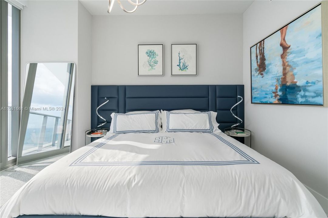 Active With Contract: $3,275,000 (2 beds, 2 baths, 1605 Square Feet)