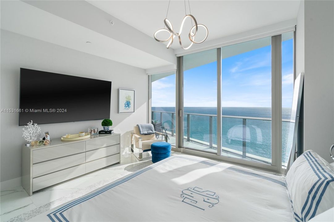 Active With Contract: $3,275,000 (2 beds, 2 baths, 1605 Square Feet)