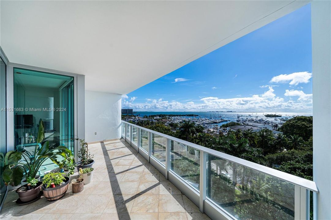 Recently Rented: $12,000 (2 beds, 2 baths, 1756 Square Feet)