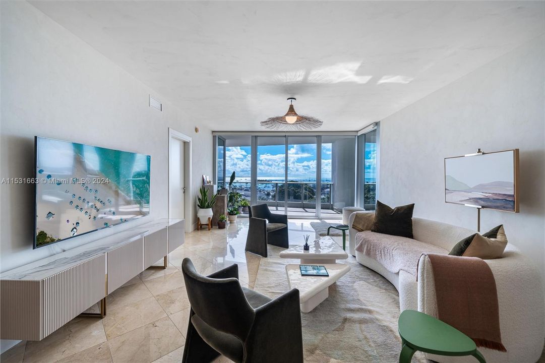 Recently Rented: $12,000 (2 beds, 2 baths, 1756 Square Feet)