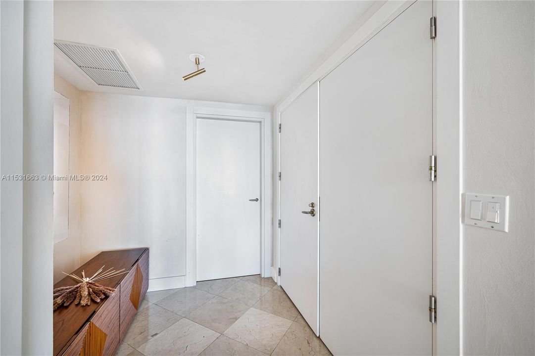 Recently Rented: $12,000 (2 beds, 2 baths, 1756 Square Feet)