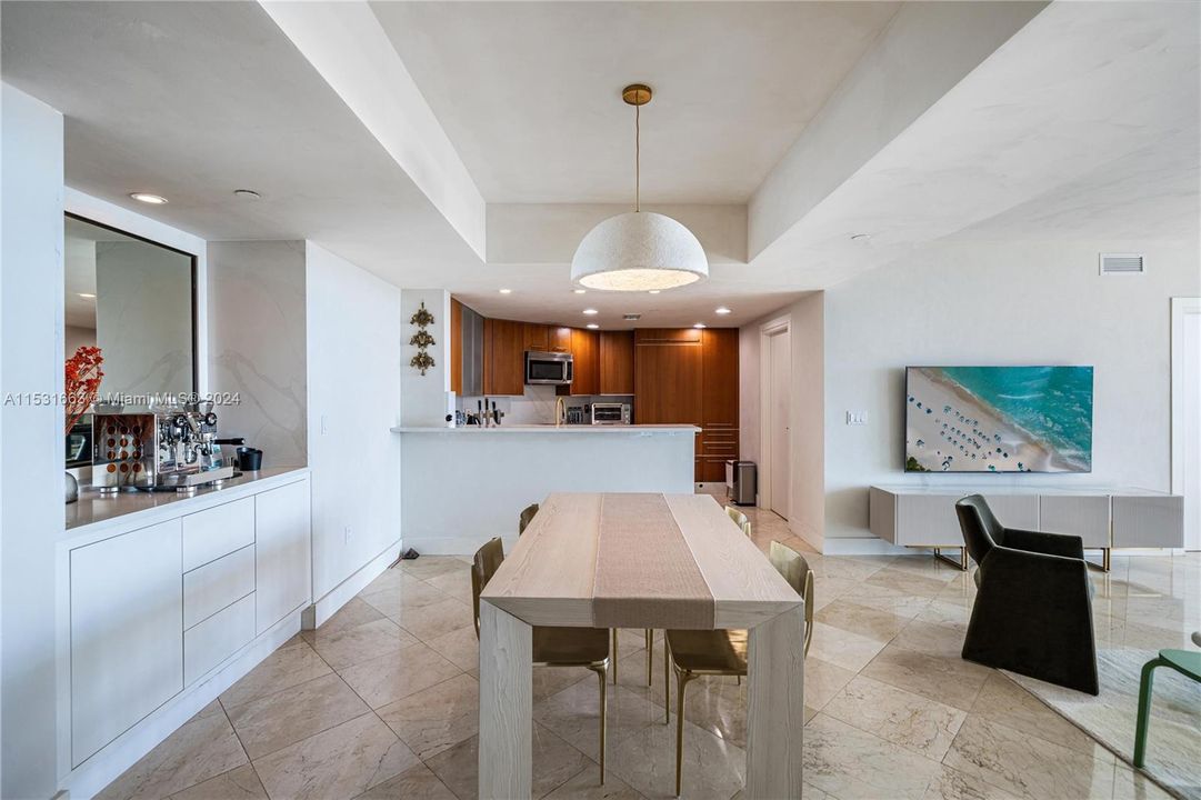 Recently Rented: $12,000 (2 beds, 2 baths, 1756 Square Feet)