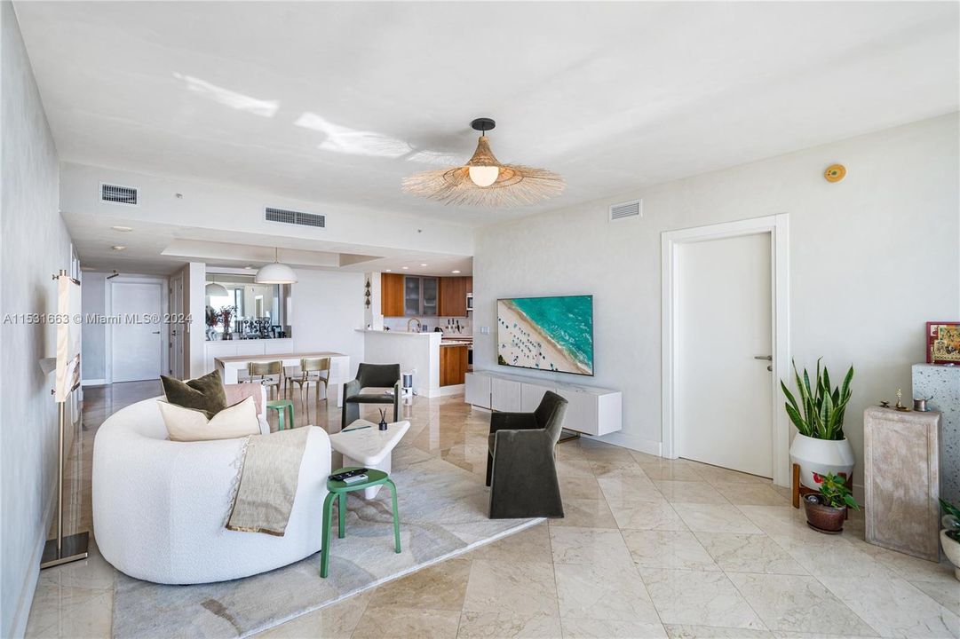 Recently Rented: $12,000 (2 beds, 2 baths, 1756 Square Feet)