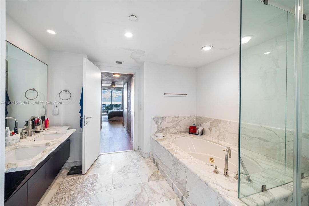 Recently Rented: $12,000 (2 beds, 2 baths, 1756 Square Feet)