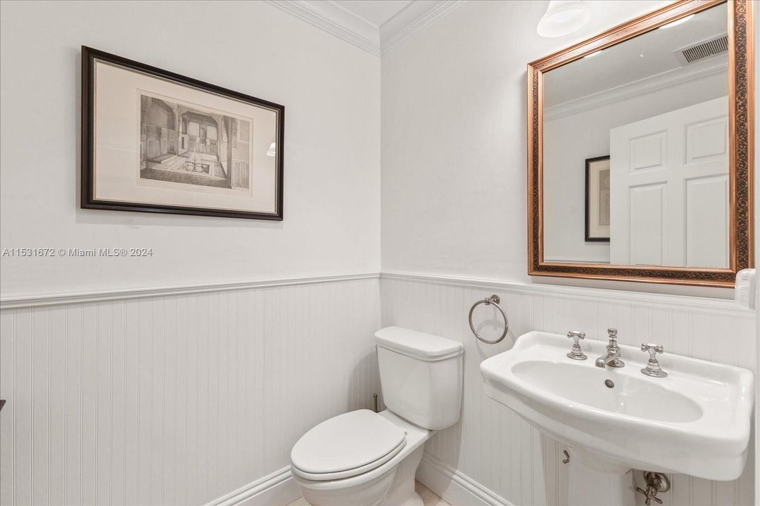 待售: $3,250,000 (2 贝兹, 2 浴室, 1847 平方英尺)