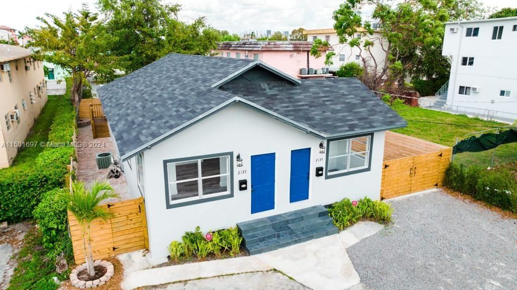 Recently Rented: $2,500 (2 beds, 1 baths, 772 Square Feet)