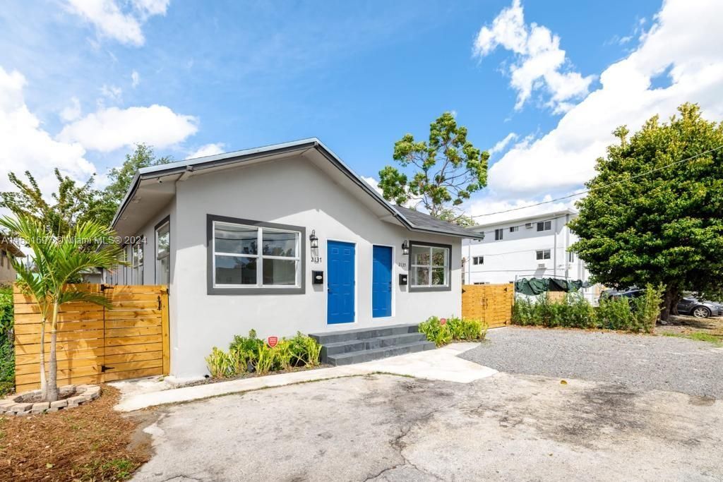 Recently Rented: $2,500 (2 beds, 1 baths, 772 Square Feet)