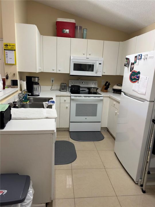 Recently Sold: $185,000 (1 beds, 1 baths, 846 Square Feet)