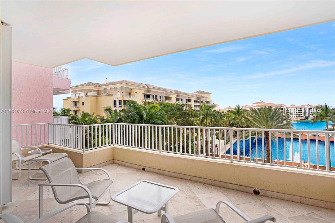 Недавно продано: $2,899,999 (3 спален, 4 ванн, 2500 Квадратных фут)