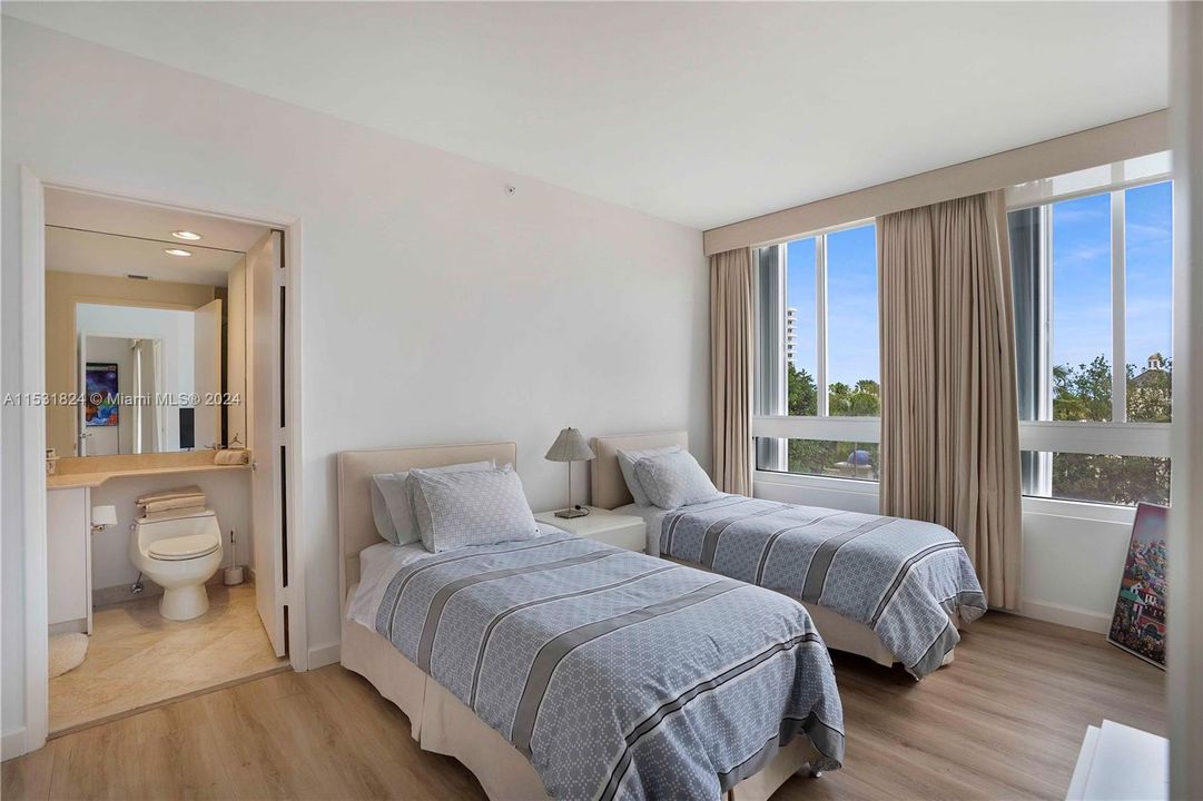 Недавно продано: $2,899,999 (3 спален, 4 ванн, 2500 Квадратных фут)