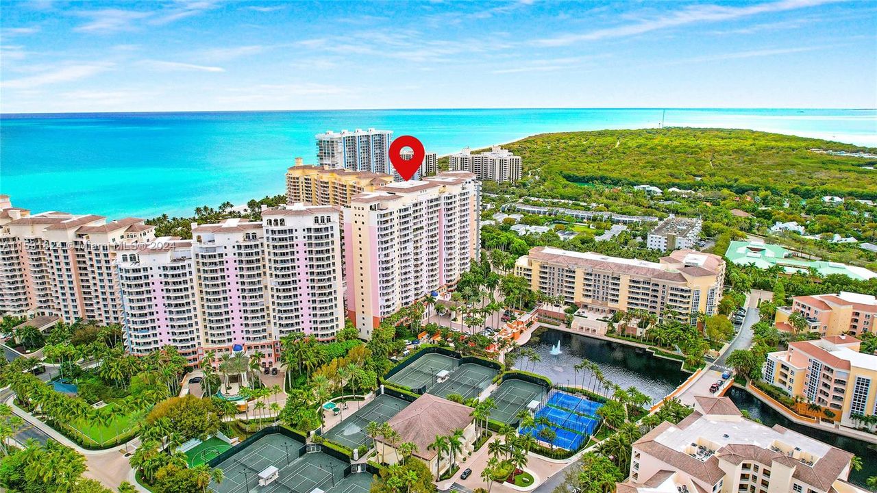 Недавно продано: $2,899,999 (3 спален, 4 ванн, 2500 Квадратных фут)