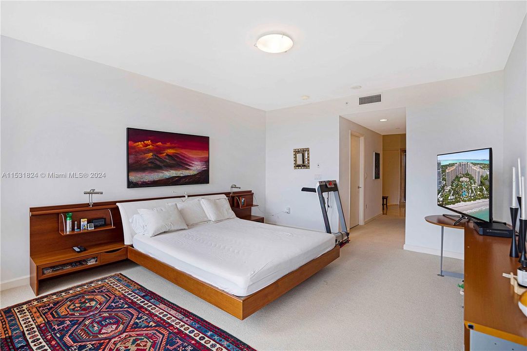 Недавно продано: $2,899,999 (3 спален, 4 ванн, 2500 Квадратных фут)