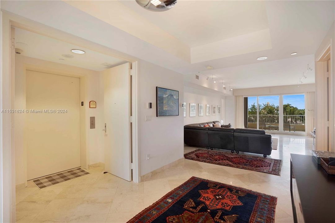 Недавно продано: $2,899,999 (3 спален, 4 ванн, 2500 Квадратных фут)