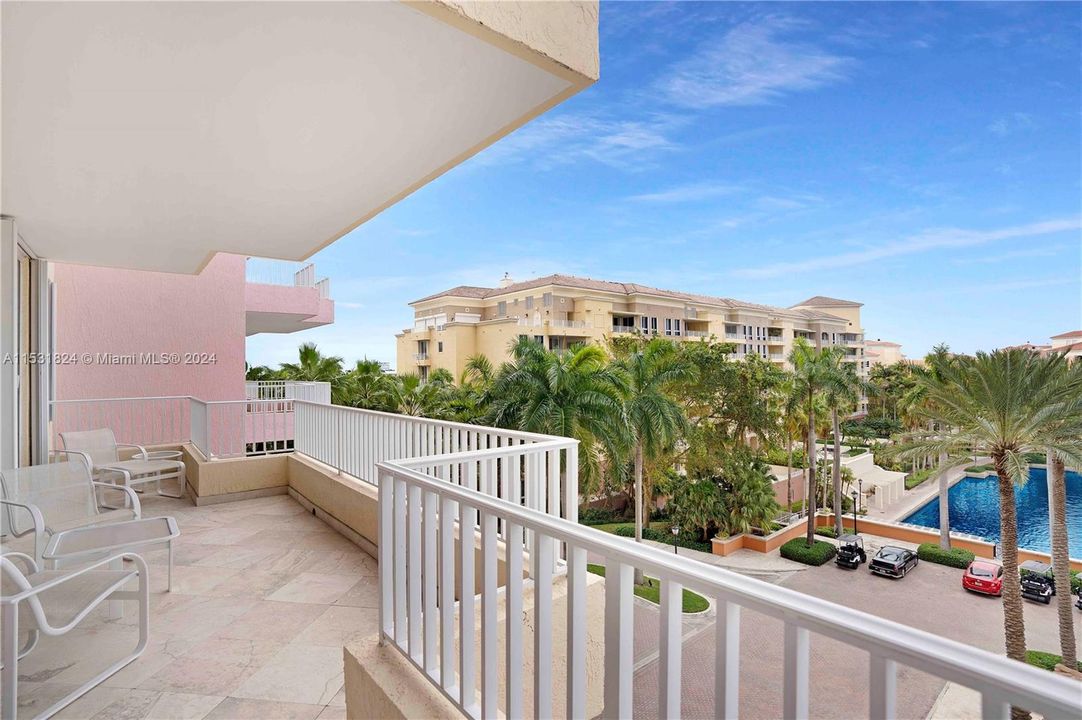 Недавно продано: $2,899,999 (3 спален, 4 ванн, 2500 Квадратных фут)