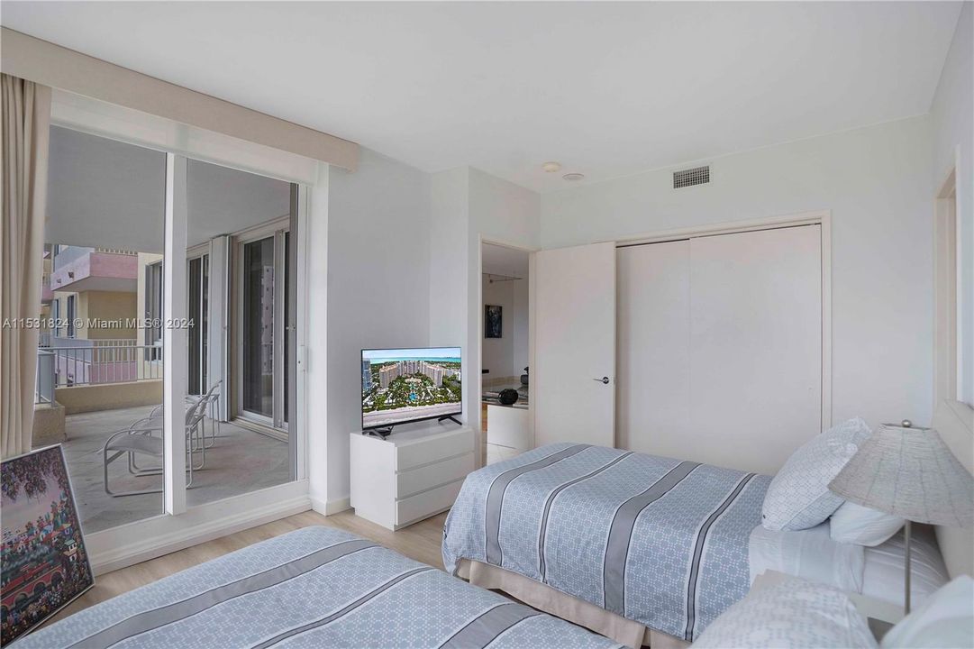 Недавно продано: $2,899,999 (3 спален, 4 ванн, 2500 Квадратных фут)