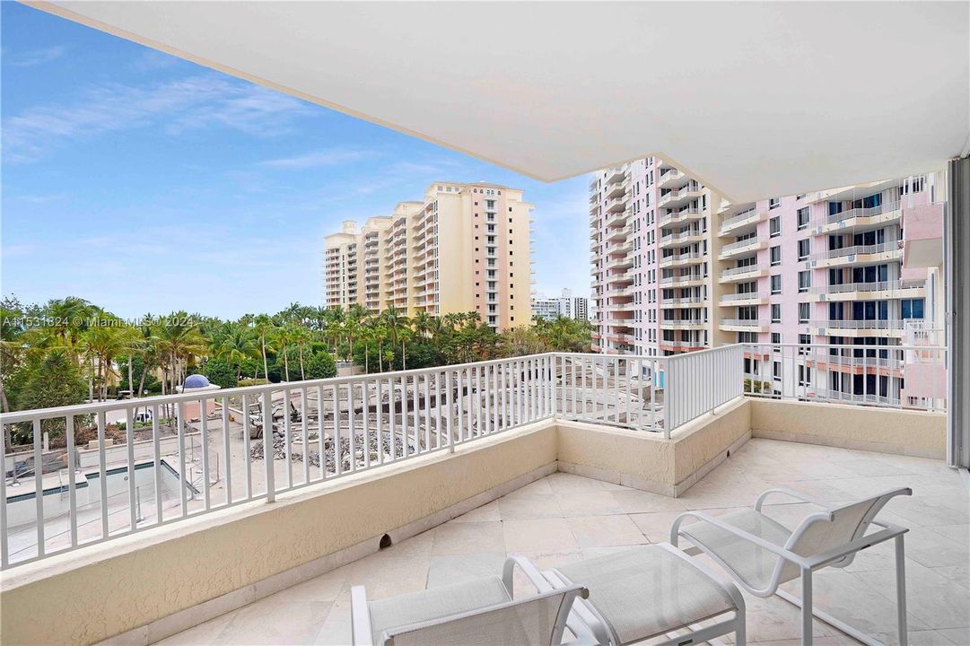 Недавно продано: $2,899,999 (3 спален, 4 ванн, 2500 Квадратных фут)