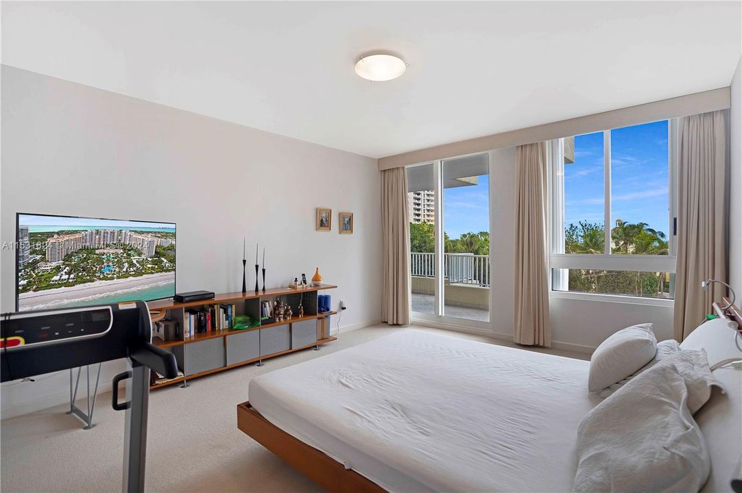 Недавно продано: $2,899,999 (3 спален, 4 ванн, 2500 Квадратных фут)