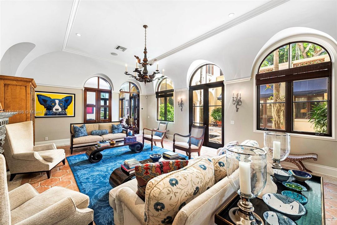 Active With Contract: $11,995,000 (6 beds, 6 baths, 7712 Square Feet)