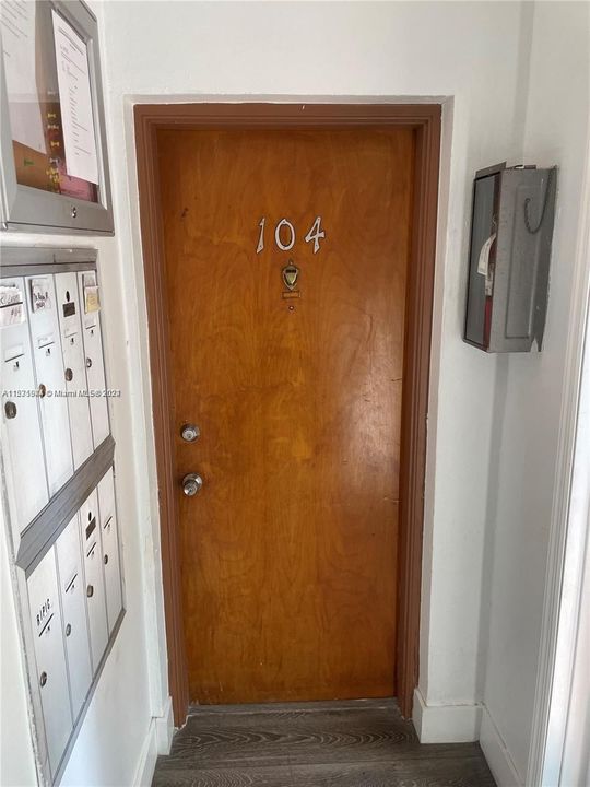 Recently Rented: $1,999 (1 beds, 1 baths, 613 Square Feet)