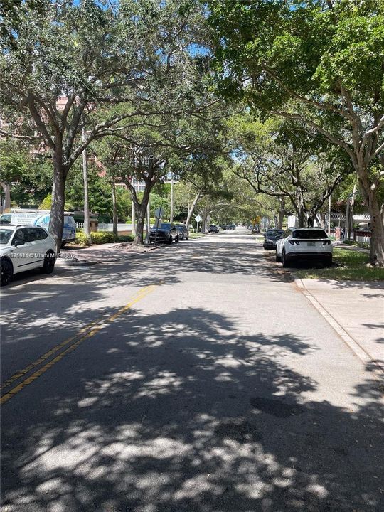 Recently Rented: $1,999 (1 beds, 1 baths, 613 Square Feet)