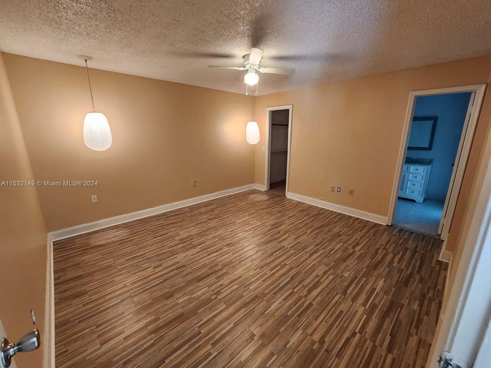 For Sale: $624,997 (5 beds, 2 baths, 1434 Square Feet)