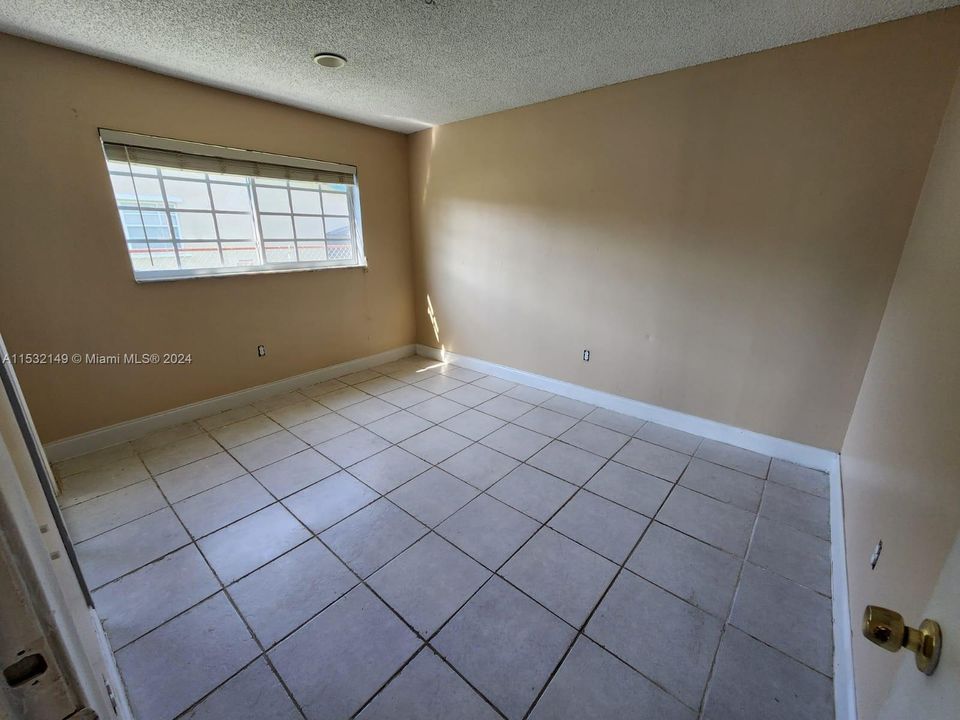 For Sale: $624,997 (5 beds, 2 baths, 1434 Square Feet)