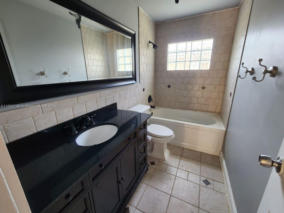 For Sale: $624,997 (5 beds, 2 baths, 1434 Square Feet)