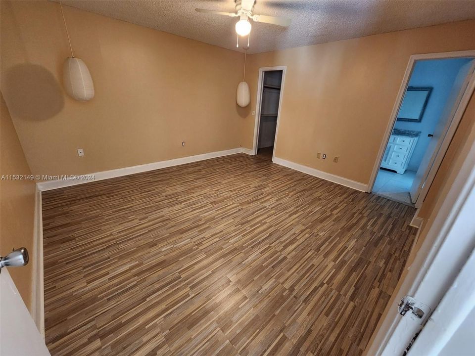 For Sale: $624,997 (5 beds, 2 baths, 1434 Square Feet)