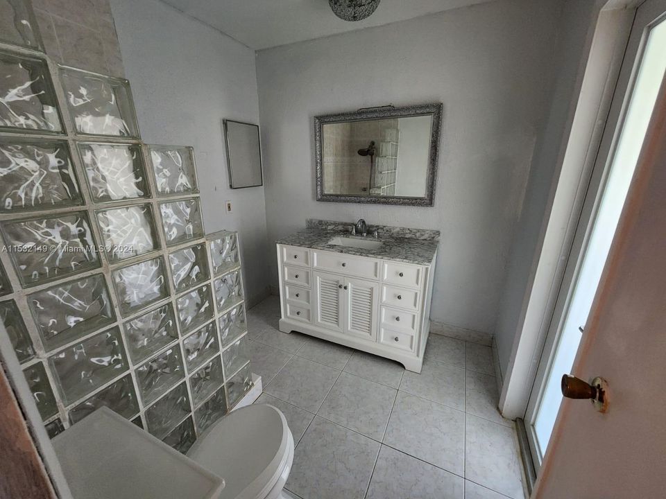 For Sale: $624,997 (5 beds, 2 baths, 1434 Square Feet)