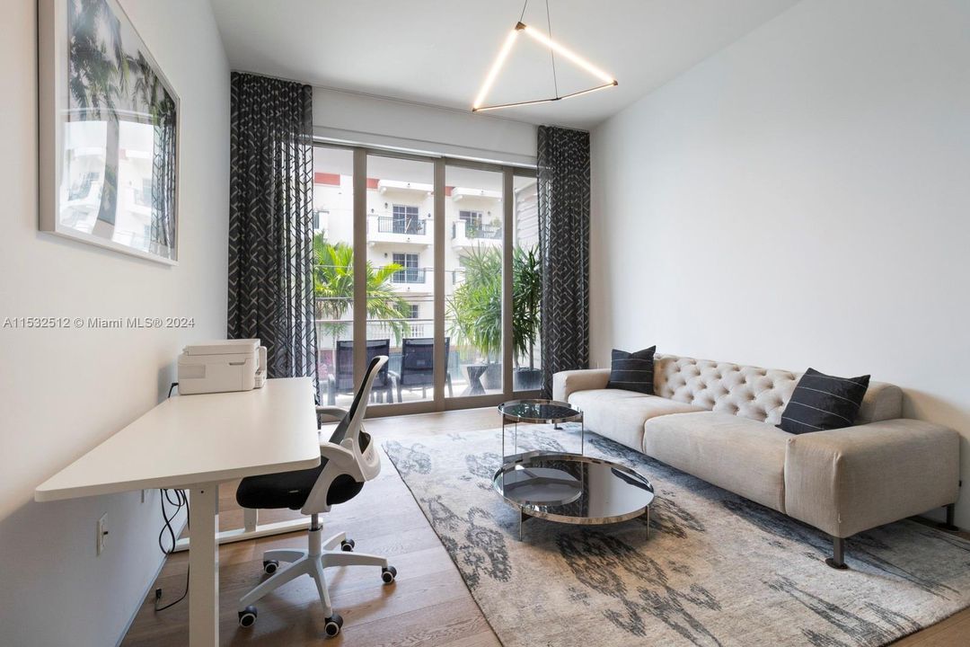 Active With Contract: $2,850,000 (3 beds, 3 baths, 1974 Square Feet)