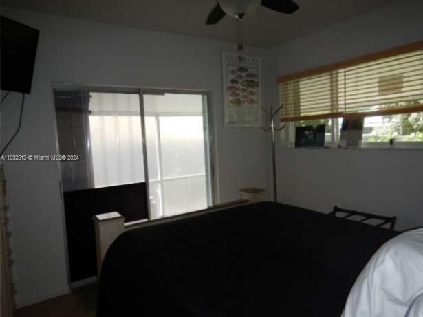For Rent: $4,500 (2 beds, 1 baths, 976 Square Feet)