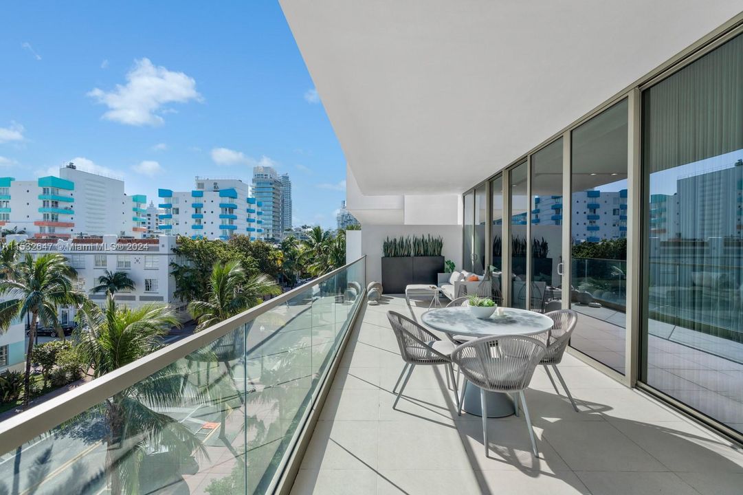 For Sale: $4,999,000 (3 beds, 3 baths, 2121 Square Feet)