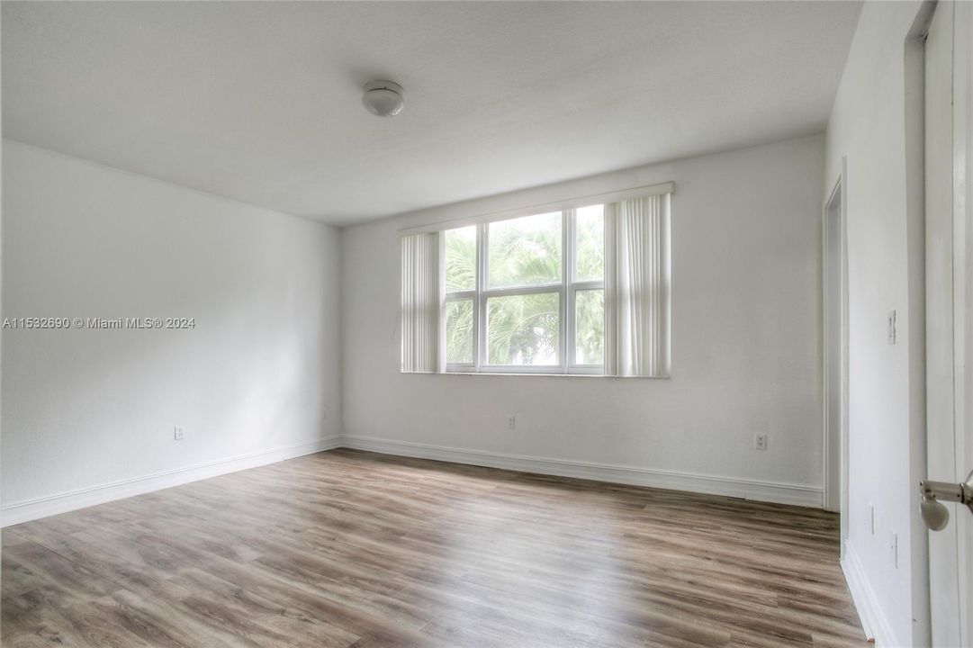 Recently Rented: $2,800 (2 beds, 2 baths, 1500 Square Feet)