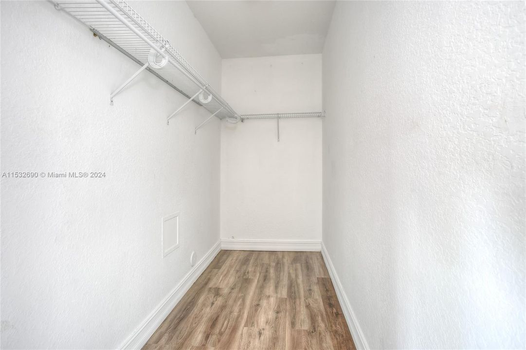 Recently Rented: $2,800 (2 beds, 2 baths, 1500 Square Feet)