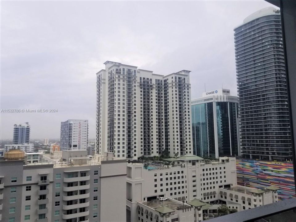 Recently Rented: $4,550 (1 beds, 1 baths, 835 Square Feet)