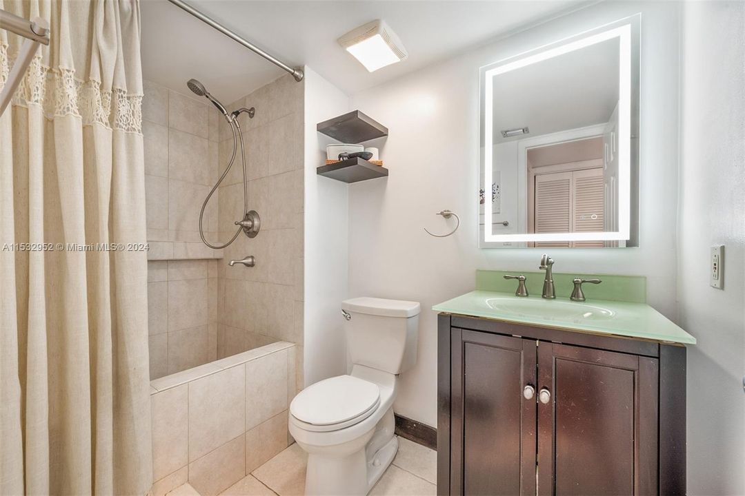 最近租的: $5,600 (2 贝兹, 2 浴室, 1032 平方英尺)