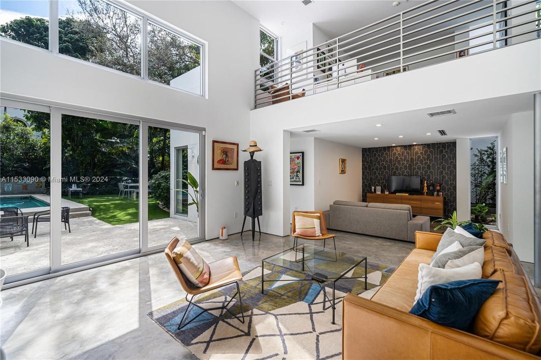 Active With Contract: $2,950,000 (3 beds, 3 baths, 2498 Square Feet)