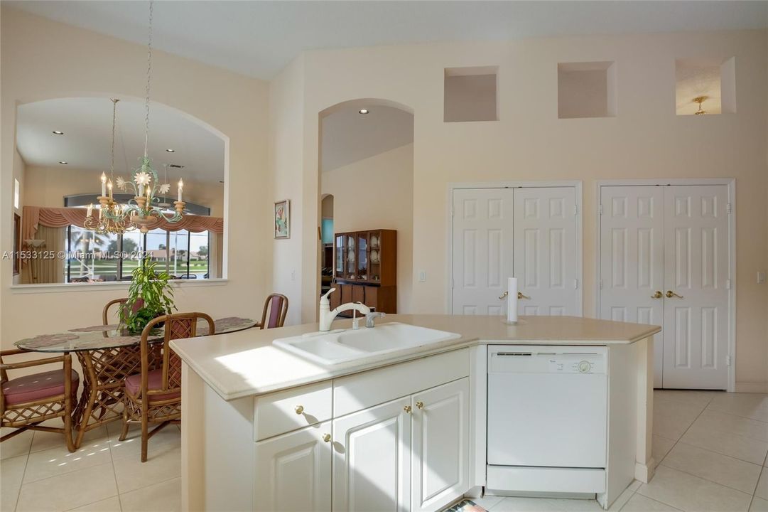 Recently Sold: $479,000 (2 beds, 3 baths, 2278 Square Feet)