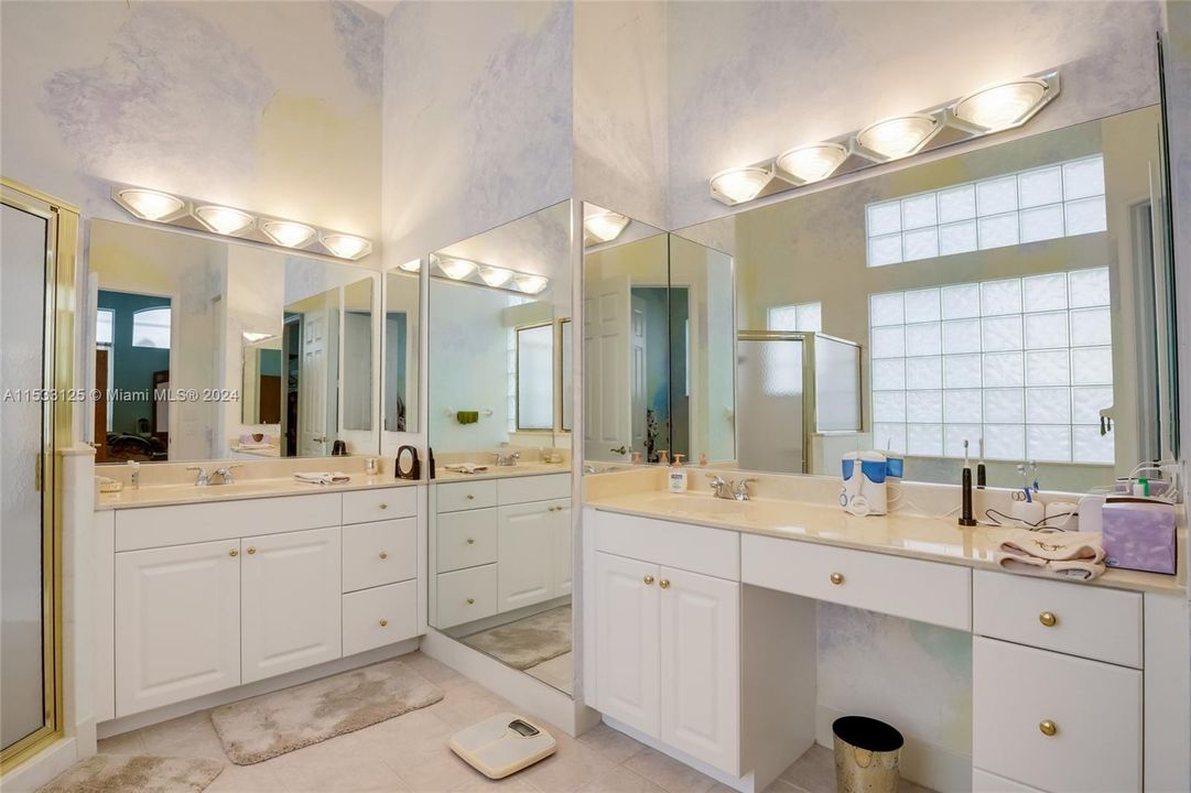 Recently Sold: $479,000 (2 beds, 3 baths, 2278 Square Feet)