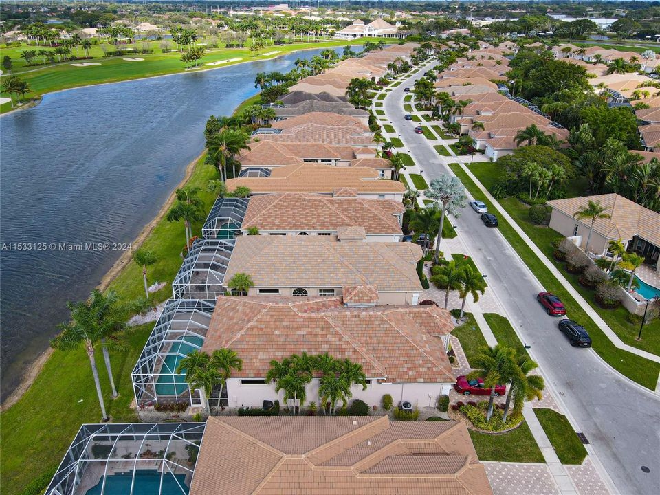 Recently Sold: $479,000 (2 beds, 3 baths, 2278 Square Feet)