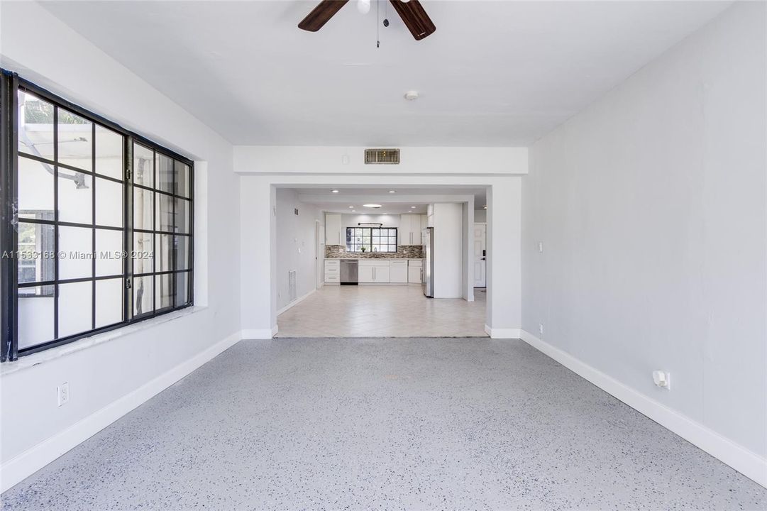 Recently Sold: $1,099,770 (5 beds, 2 baths, 2295 Square Feet)