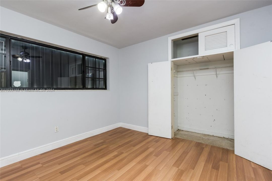 Recently Sold: $1,099,770 (5 beds, 2 baths, 2295 Square Feet)